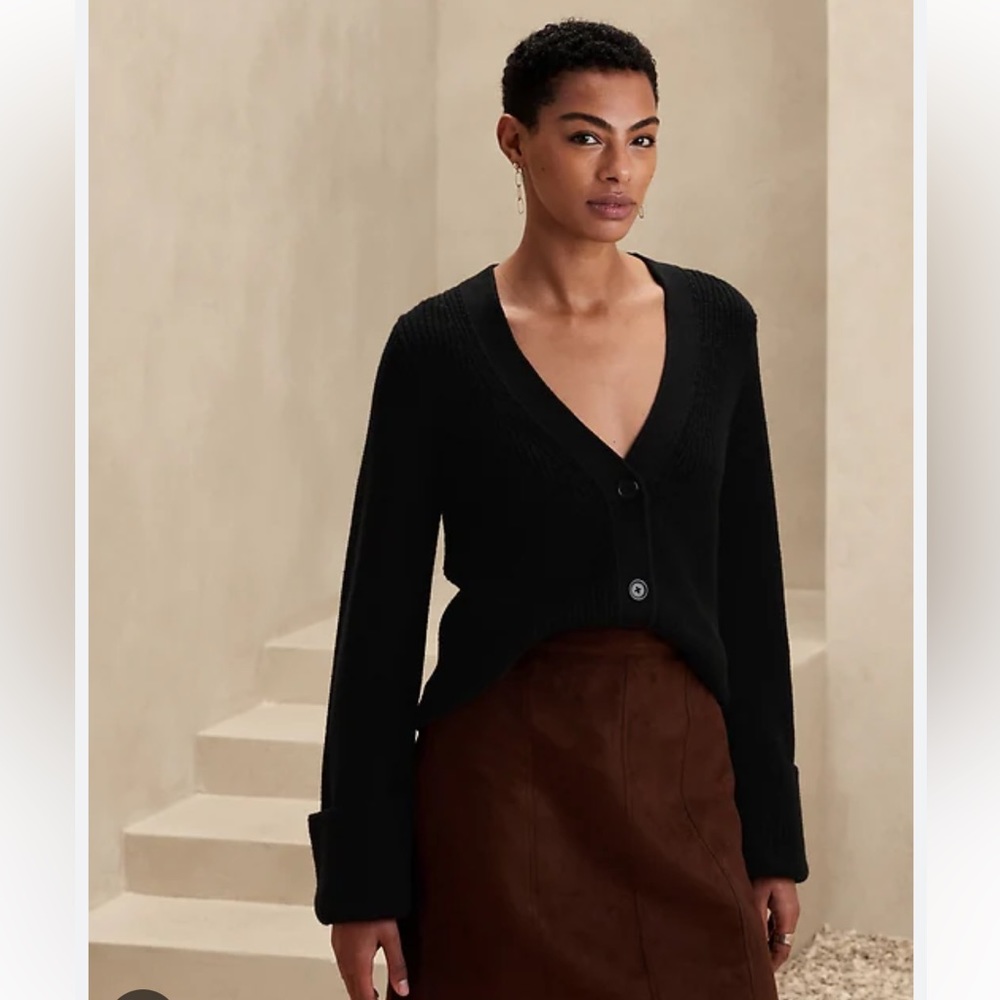NWT BANANA REPUBLIC Cotton Blend Chunky Cardigan in Black, Size Medium